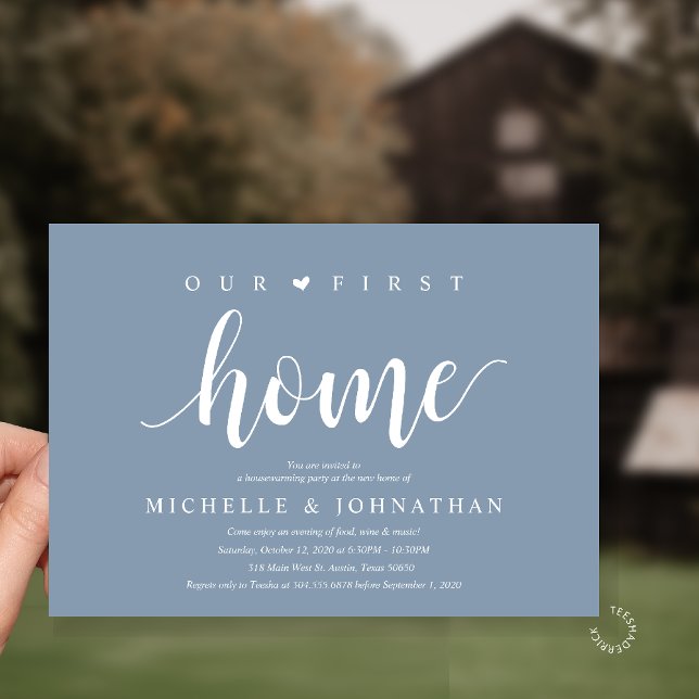 Convite Our First Home Modern Rustic Housewarming party (Our First Home Housewarming party Invitation Card in Dusty Blue)