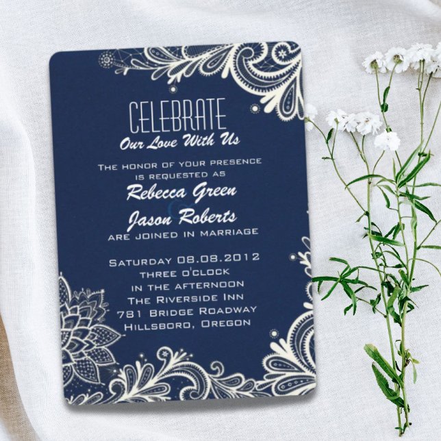 Convite padrão de renda branca moderna casamento azul nava (modern white lace pattern navy blue wedding invitation)