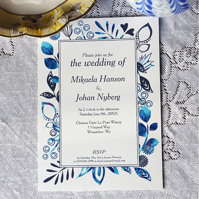 Convite Padrão Floral da Cinza Azul Escandinava (Crystal Blue and Blue Gray Floral Decorative Frame Wedding Invitation)