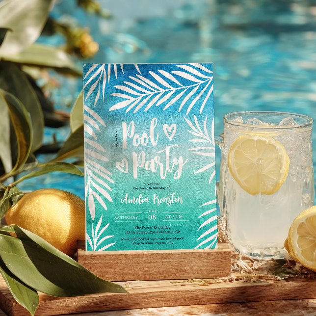 Convite Palm Tropical Blue Ombre Doce 16 Festa de Piscina (Palm Tropical Blue Ombre Sweet 16 Pool Party Invitation)
