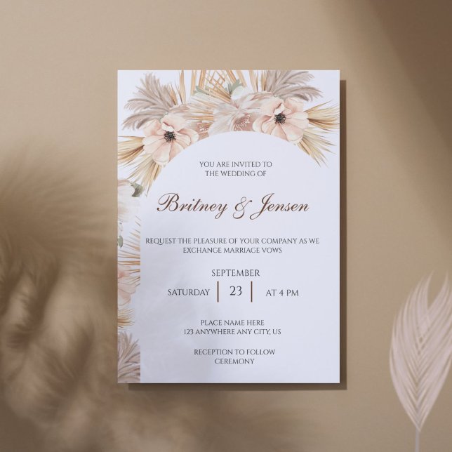 Convite Palmas secas e folhas estilo Boho para o casamento (Modern boho wedding invitation with pampas grass arch and elegant minimalist typography.)