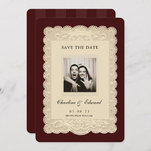 Convite Papel Vinho com Renda Vintage para Salvar a Data