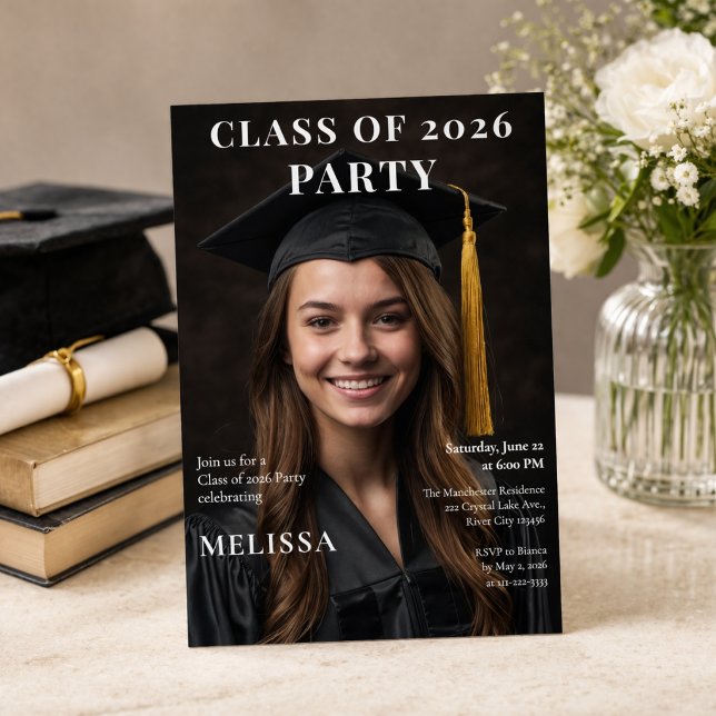 Convite para a Festa de Fotos da Turma de 2026 (Modern class of 2026 graduation party invite with clean magazine style editable design)