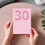 Convite para aniversário de 30 anos de Script Eleg<br><div class="desc">Convite para aniversário de 30 anos cor-de-rosa moderno Pastel. Design de modelo de convite de aniversário de 30 anos minimalista com uma caligrafia elegante com letra de escrita manuscrita.</div>