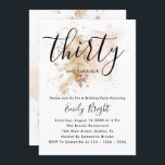 Convite Para aniversário de 30 anos Rosa E Dourada<br><div class="desc">Este Convite para aniversário de 30 anos apresenta uma abertura de cor d'água rosa e dourada e uma combinação moderna de tipos de letra chic. Com suas vibrações femininas, é perfeito para uma mulher moderna. Você precisa disso para uma idade diferente? Sem problemas, ele pode ser personalizado clicando no botão...</div>