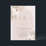 Convite para aniversário de 40 anos do Arco Floral<br><div class="desc">Blush Boho Floral Arch aniversário de 40 anos Invitation Bohemian inspirou um convite de aniversário de 40 anos com dois arranjos florais com grama pampas, uma imagem de caligrafia moderna e um arco cor de pincel. Este moderno convite de 40 anos de saudação floral boêmica é ideal para quem gosta...</div>