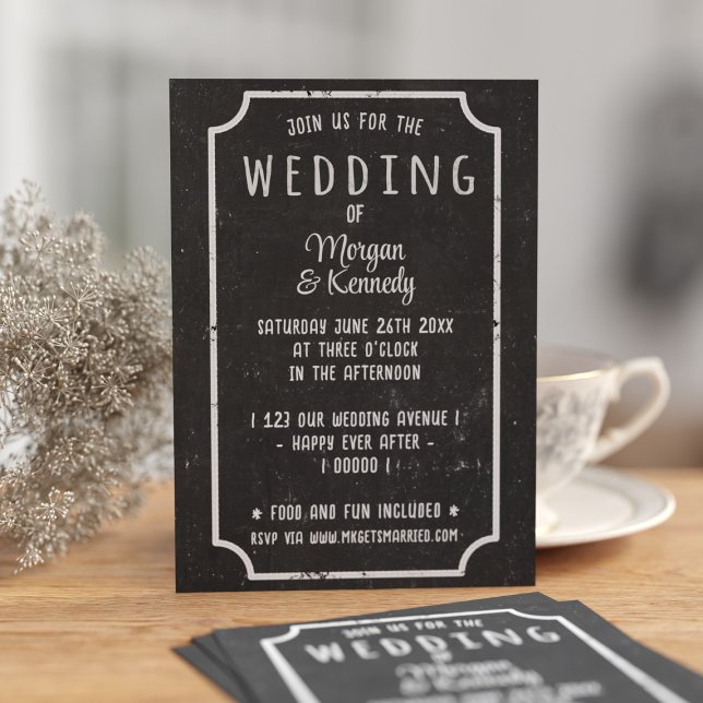 Convite para Casamento de Chalkboard Preto e Branc (An informal chalkboard wedding invitation for your informal wedding. Just add your details)