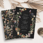 Convite para Casamento de Flor Selvagem Negra<br><div class="desc">Convite para Casamento de Flor Selvagem Negro. Este convite de casamento na moda e elegante apresenta lindas flores de aquarela pintadas manualmente,  organizadas como uma coroa adorável com um padrão adorável nas costas. Encontre itens correspondentes na Coleção de Casamentos de Flor Selvagem de Névoa Negra.</div>