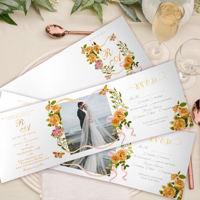 Convite para Casamento de Fotos do Monograma de Fi (Elegant Rose Ribbon Monogram Photo Invitation Card.)