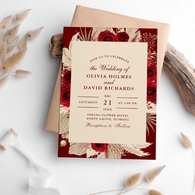 Convite para Casamento de Rosas Tropicais Burgundy (Burgundy Tropical Roses Wedding Invitation on a table surrounded with pampas grass.)