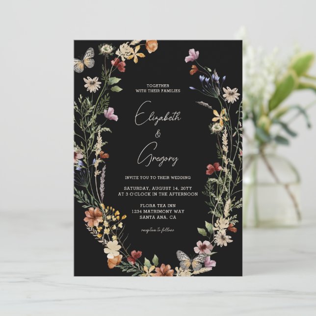 Convite para Casamento Moody Black Boho Wildflower (Em pé/Frente)
