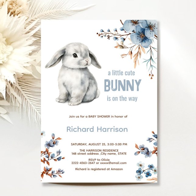 Convite para chá de fraldas de coelhinho da flores (Cute Bunny Baby Shower Invitation Boy | Blue Floral Spring Rabbit Theme)