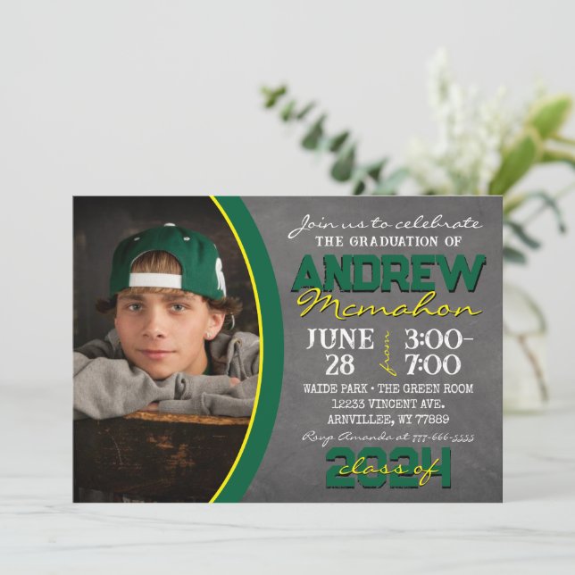 Convite para Graduação de Quadro Verde e Amarelo (Em pé/Frente)