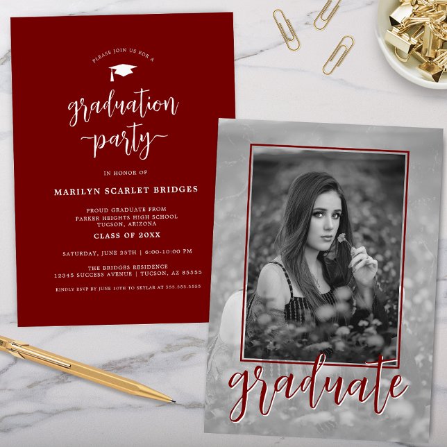 Convite para Graduação de Script de Foto do Soltei (red modern simple graduation party invitation for high school college senior with single photo back)