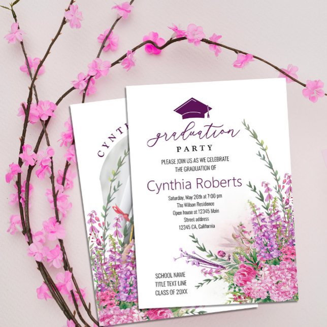 Convite para Graduação de Verão de Flores Selvagen (Modern Wildflowers Summer Graduation Invitation features watercolor flowers in shades of pink purple)