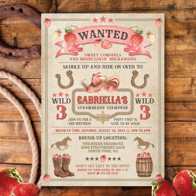 Convite para o Aniversário do Strawberry Stampede (Berry-sweet Wild West invitation featuring strawberries, cowgirl charm, and rustic fun!)