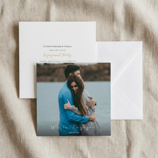 Convite para o seu noivado de fotos (Your photo engagement announcement party invite.)