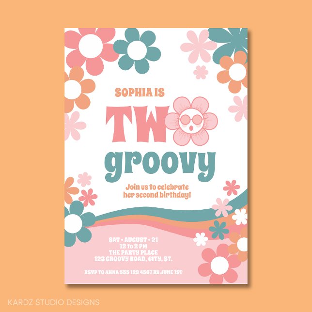 Convite para segundos aniversários de Groovy (Two Groovy party invitation. Cool Daisy and retro daisies for a girl birthday invitation.)