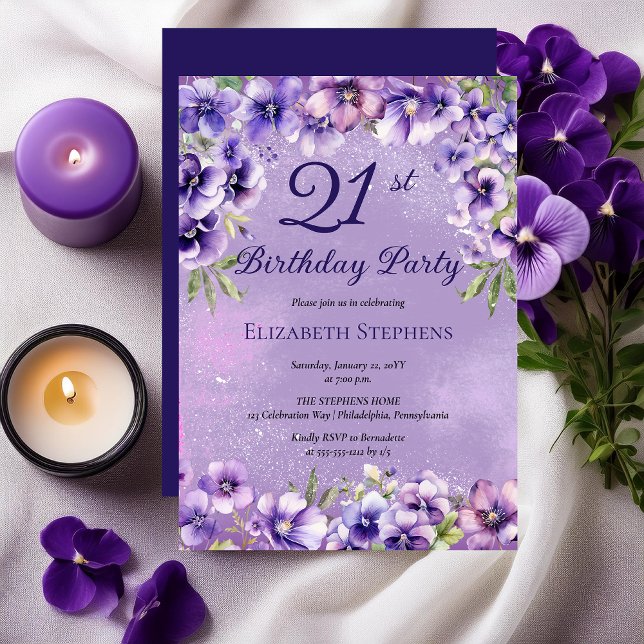 Convite Partido aniversário de 21 anos Floral dos Violetas (Elegant Purple Violets Floral 21st Birthday Party Invitation)