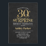 Convite Partido aniversário de 30 anos Surpresa - Preto Do<br><div class="desc">Convite à Celebração de aniversário de 30 anos de Surpresa Russa. Design elegante no quadro negro e padrão de ouro brilhante. Apresenta uma fonte elegante de script. Envie-me uma mensagem se precisar de mais personalização.</div>