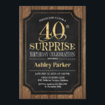 Convite Partido aniversário de 40 anos Surpresa - Madeira<br><div class="desc">Convite à Celebração de aniversário de 40 anos de Surpresa Russa. Design elegante em ouro brilhante preto e fino e padrão de madeira castanha escura. Apresenta uma fonte elegante de script. Envie-me uma mensagem se precisar de mais personalização</div>