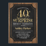 Convite Partido aniversário de 40 anos Surpresa - Madeira<br><div class="desc">Convite à Celebração de aniversário de 40 anos de Surpresa Russa. Design elegante em ouro brilhante preto e fino e padrão de madeira castanha escura. Apresenta uma fonte elegante de script. Envie-me uma mensagem se precisar de mais personalização</div>