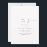Convite Partido de aniversário de 30 anos de Script Dourad<br><div class="desc">Este convite de festas rosa de aniversário de 30 anos de guião ouro moderno é perfeito para uma festa de aniversário minimalista. O simples design cor-de-rosa-rosa-rosa-claro apresenta uma tipografia exclusiva de letras industriais com estilo boho moderno. Personalizável em qualquer cor. Mantenha o design mínimo e elegante, como está, ou personalize-o...</div>