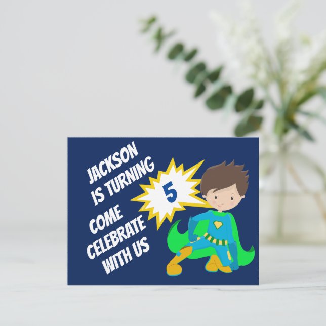 Convite Partido do Aniversário de criança Herói de Ação He (Em pé/Frente)
