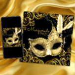 Convite Partido Mascarada de Máscara de Pena Negra e Doura<br><div class="desc">Convite de festas preto e mascarada de ouro com uma máscara elegante de penas pretas e douradas sobre um belo fundo preto e rolo dourado. Este elegante convite de festas preto e mascarada dourado é facilmente personalizado para o seu evento adicionando detalhes do evento, estilo de fonte, tamanho de fonte...</div>