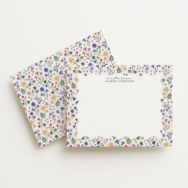 Convite Pastel Meadow Floral Wavy Frame Note Card (Criador carregado)