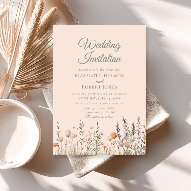 Convite Peach Wildflower Meadow Weditation (Peach Wildflower Meadow Wedding Invitation on a sunny boho table.)
