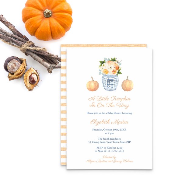 Convite Pequena Abóbora No Caminho Do Chá de fraldas De Ou (Little Pumpkin On The Way Baby Shower Invitation With Ginger Jar and soft orange contrasts)