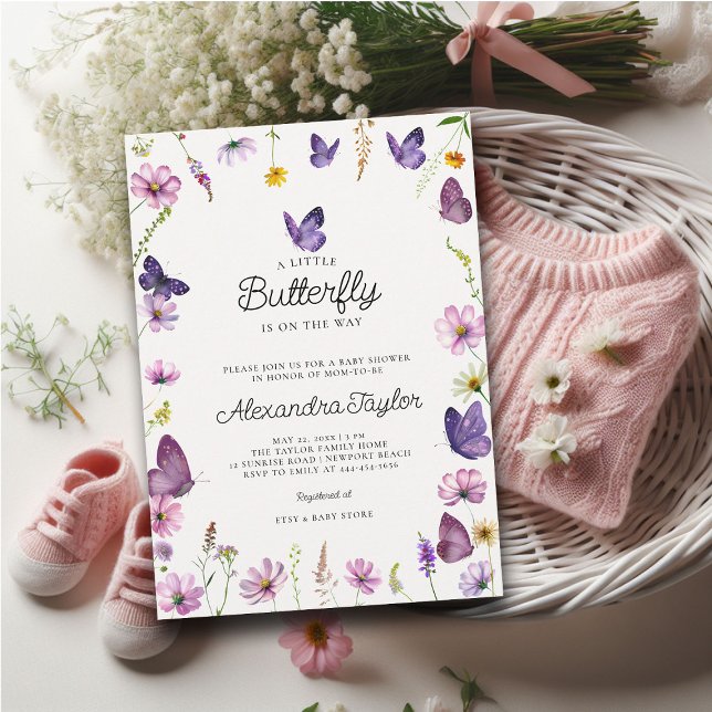 Convite Pequena Borboleta Selvagem Roxo Chá de Bebê-Chuva  (little butterfly baby girl shower invitation cottage garden watercolor purple wildflowers frame)