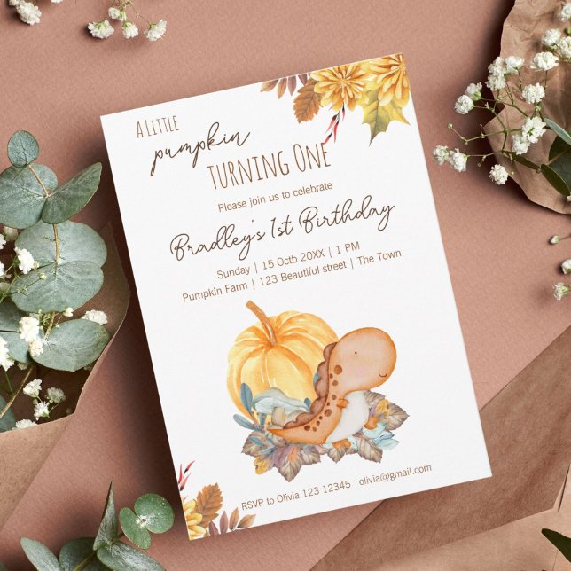 Convite Pequena festa de aniversário de queda de dinossaur (Criador carregado)