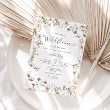 Pequena flor silvestre está a caminho do chá de fr