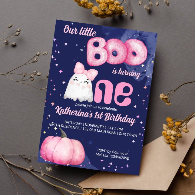 Convite Pequeno aniversário de fantasmas do Halloween (Little boo first birthday party invitation pink and navy blue girl baby ghost pink pumpkin)