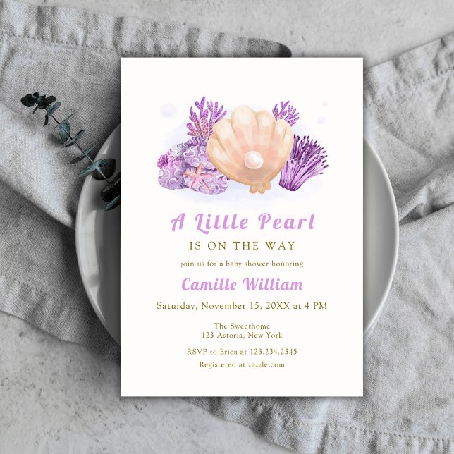 Convite Pequeno Chá de fraldas de Célula do Oceano Pearl (Purple Little Pearl Ocean Seashell Baby Shower Invitation)