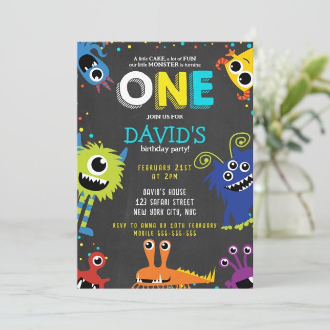 Convite Pequeno primeiro aniversario de giz de Festa de an (Em pé/Frente)