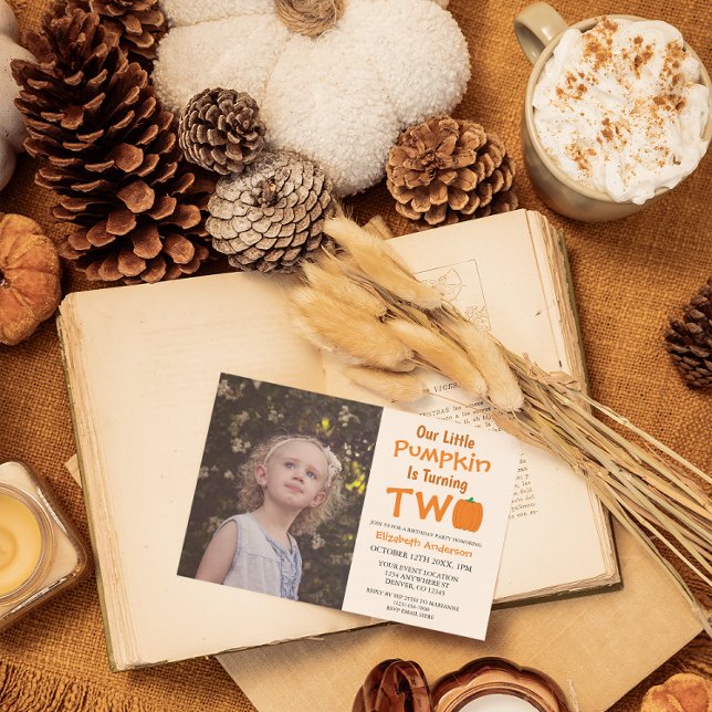 Convite Pequeno segundo aniversário (Criador carregado)