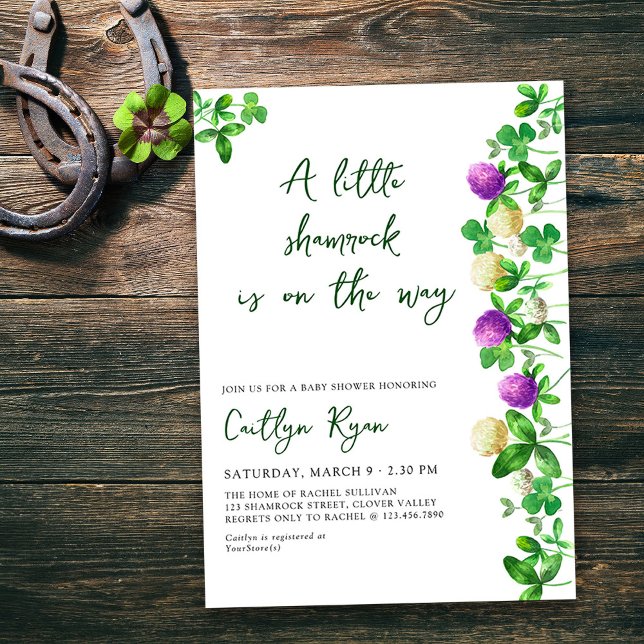 Convite Pequeno Shamrock e Chá de fraldas Neutro de Véu (A little shamrock is on the way - irish themed gender neutral baby shower invitation)