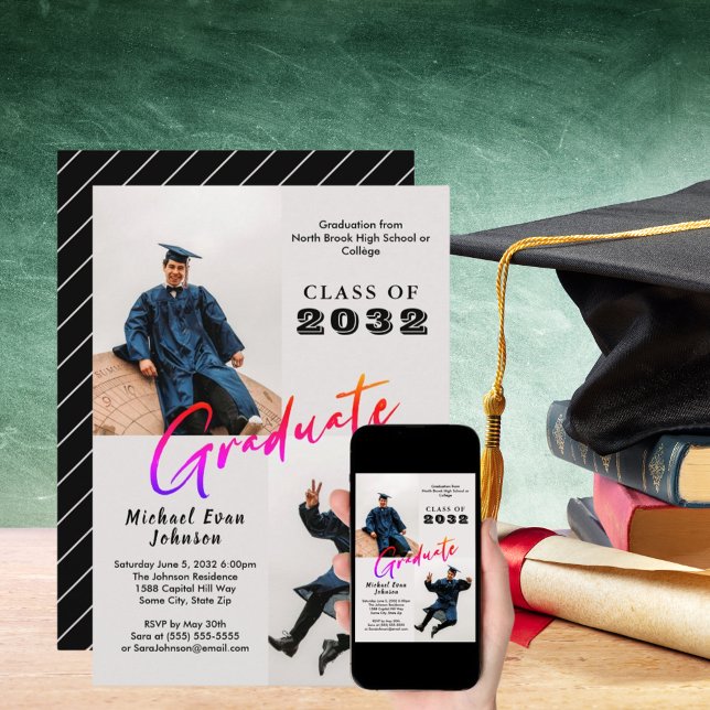 Convite Personalizado 2 Foto - Formando Striped Preto Clas (Custom 2 Photo Black Striped Graduate Class 20XX Invitation)
