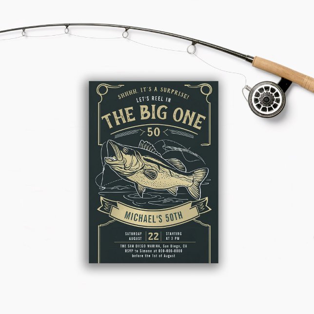 Convite Pescadores de pesca Adultos do Homem 50.o aniversá (men 50th birthday party invitation fish fishing fisherman reel black gold modern fun elegant)