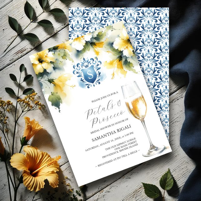 Convite Pétalas Azul e Amarelo do chá de panela e Prosecco (Bridal shower invitations watercolor yellow hibiscus flowers blue monogrammed crest)