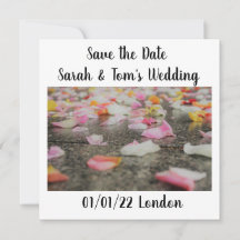 pétalas de rosa para guardar data de casamento