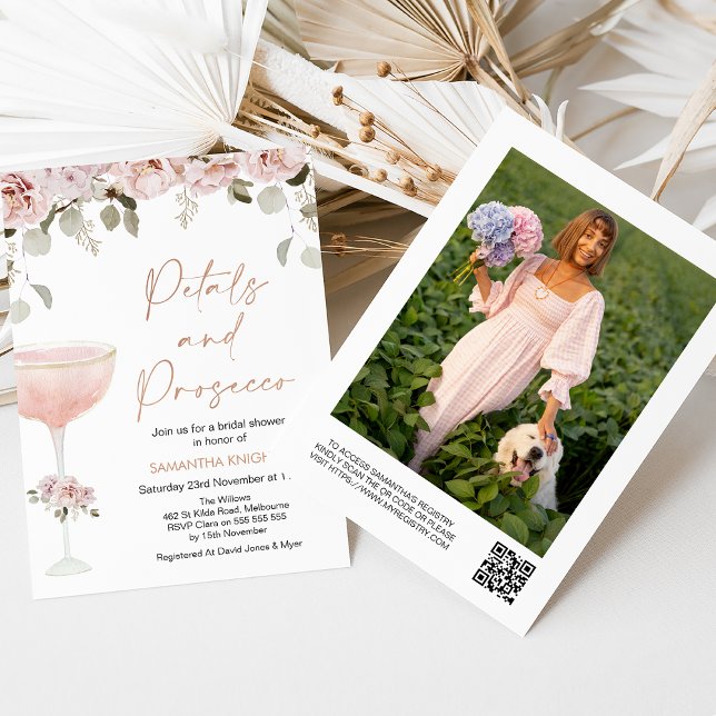 Convite Petals Prosecco Blush Floral Chá de panela de Códi (Boho blush floral petals and prosecco bridal shower invitation with glass and QR code.)