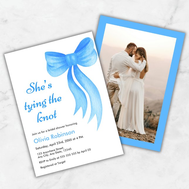 Convite Photo Blue Bow She's Tying the Knot Bridal Shower  (Photo Blue Bow She's Tying the Knot Bridal Shower Invitation )