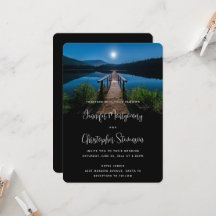 Píer à noite sob um casamento de lua cheia