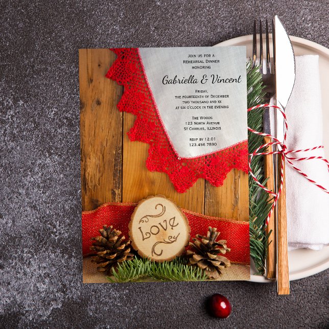 Convite Pinheiros russos e Janto de ensaio de inverno em r (Set a natural tone  with the Rustic Pines and Red Lace Winter Wedding Rehearsal Dinner Invitation.)