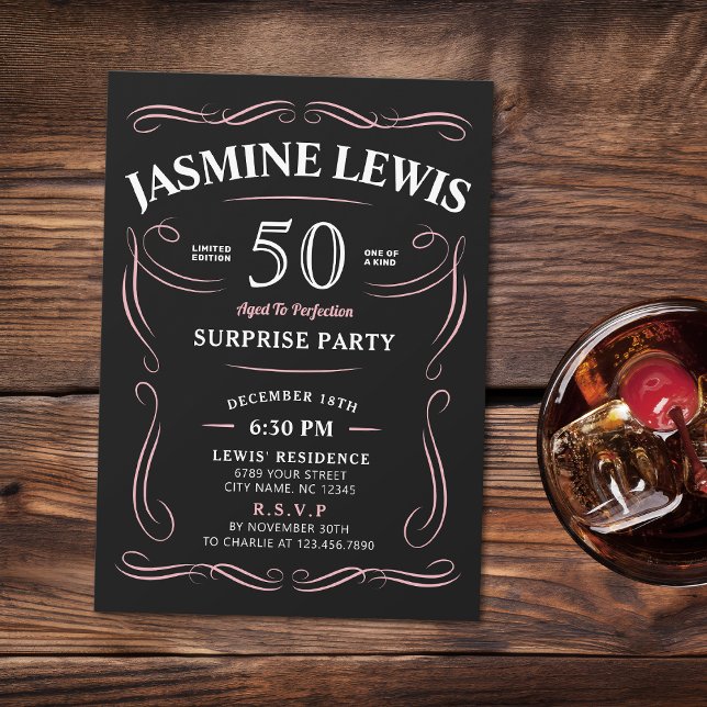 Convite Pink Any Age Whiskey temia surpresa 50 anos (Pink Any Age Whiskey themed surprise 50th birthday Invitation)