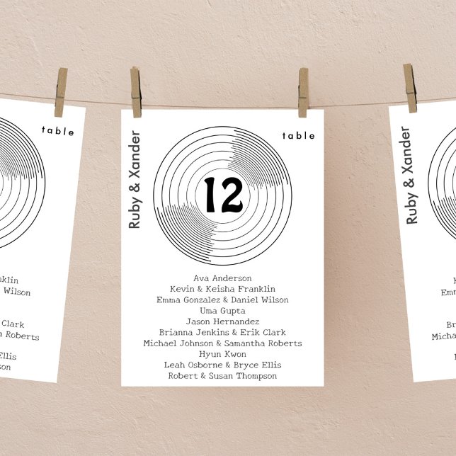 Convite Placa de Mesa individual Groovy Vinyl Record (Groovy vinyl record black and white single table seating chart. )